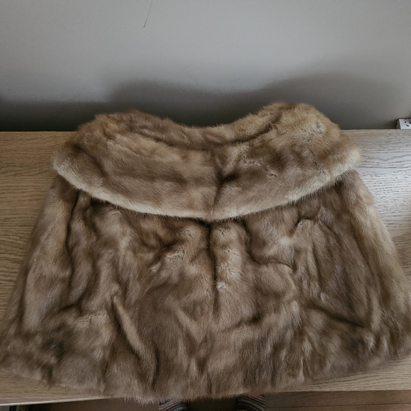 Vintage Mink Fur Capelet Cropped Fur Jacket | Light Brown | Old Hollywood - Picture 8 of 15